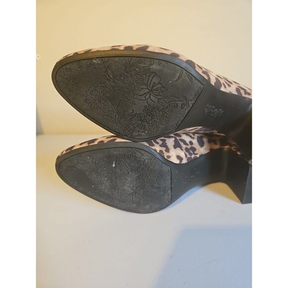 Life Stride Tylor Womens Size 8.5 Cushioned Footbed Slip-On Pumps‎ Leopard - Picture 8 of 13